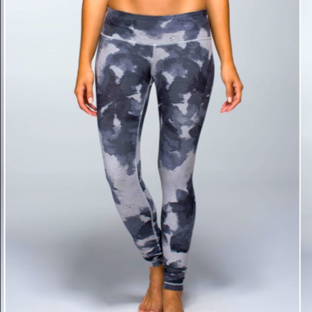 Lululemon wunder under legging - size 8